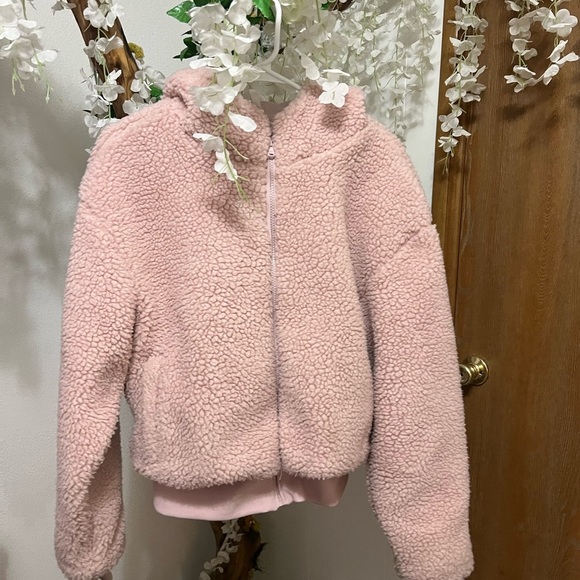 Fabletics Maeve Pink  Summit Teddy Jacket with High Collar and Cropped Design 🧸💖 - Picture 5 of 9